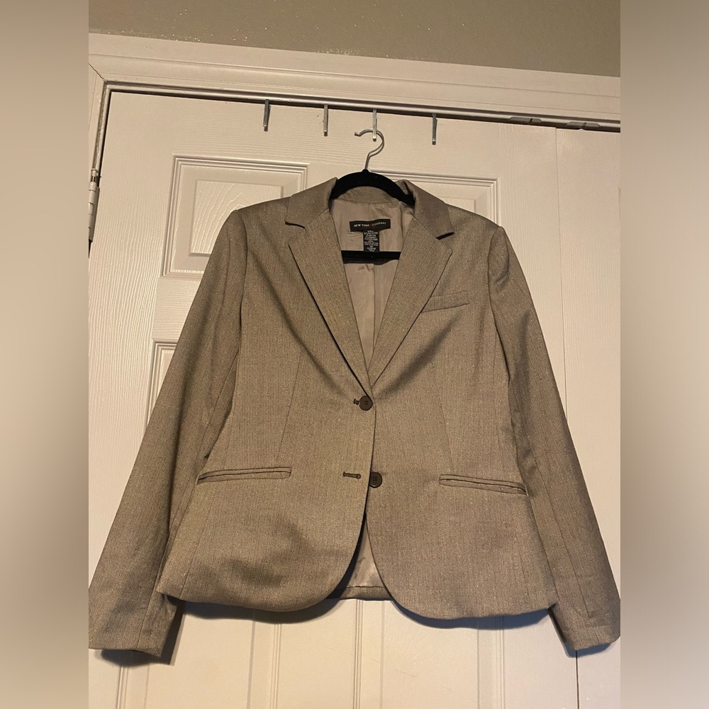 Light Taupe Single-Breasted Blazer